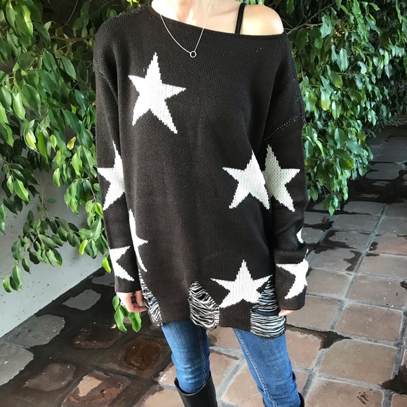 Sweaters - Oversized Star Sweater!!!